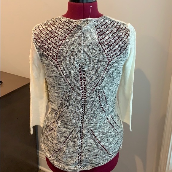 🎉Host Pick🎉Crochet Back Hi-low 3/4 Sweater - Picture 3 of 8